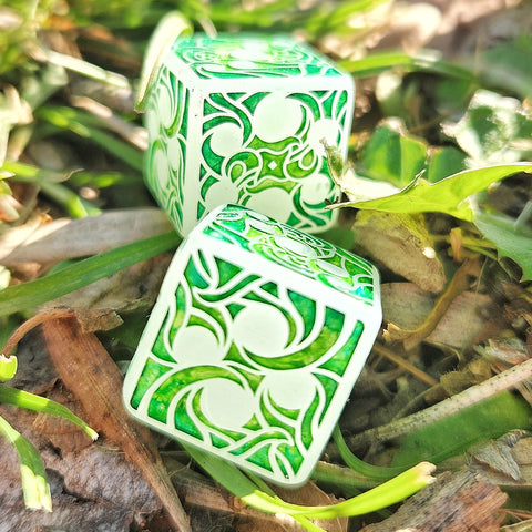 'Glowing Waves' Glow in the Dark Opaque White Shimmer Handmade Resin Pipped D6 Gaming Dice