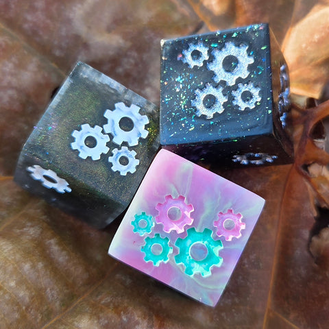 'Grinding Gears' Individual Oversized Handmade Resin Steampunk Gears TTRPG Polyhedral 20mm Gaming Dice