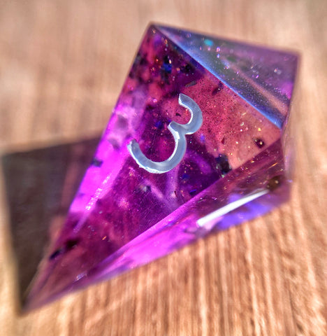 ‘Toxicity’ Purple Handmade Crystal Shard D4 Dice
